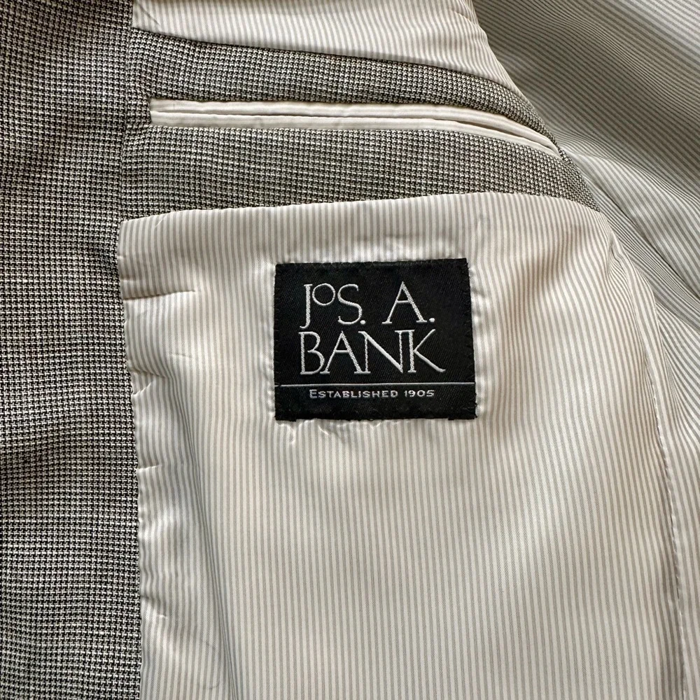 JOS A BANK, MENS, SPORTS JACKET IN SAGE GREEN COLOR. SIZE 40 REGULAR